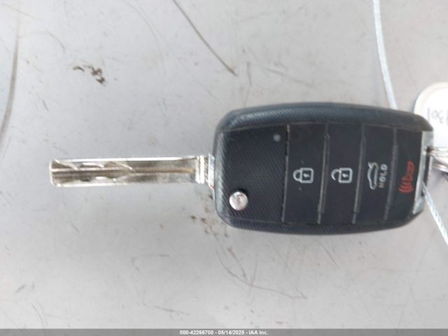 KNAGM4A73F5639519 KIA Optima Lx