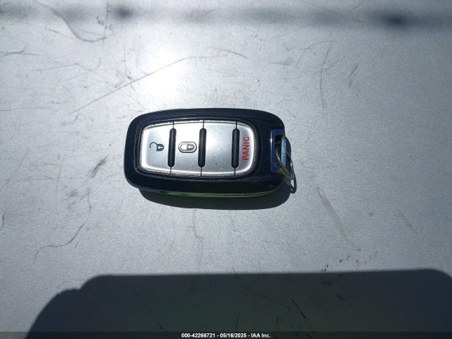 2C4RC1CG1JR186233 Chrysler 2018