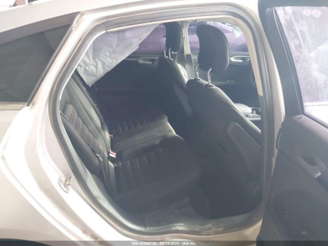 1FA6P0H7XE5390435 Ford FUSION SE