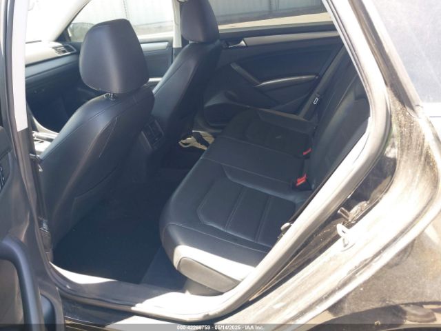 1VWBT7A39EC073971 Volkswagen Passat 1.8t Se