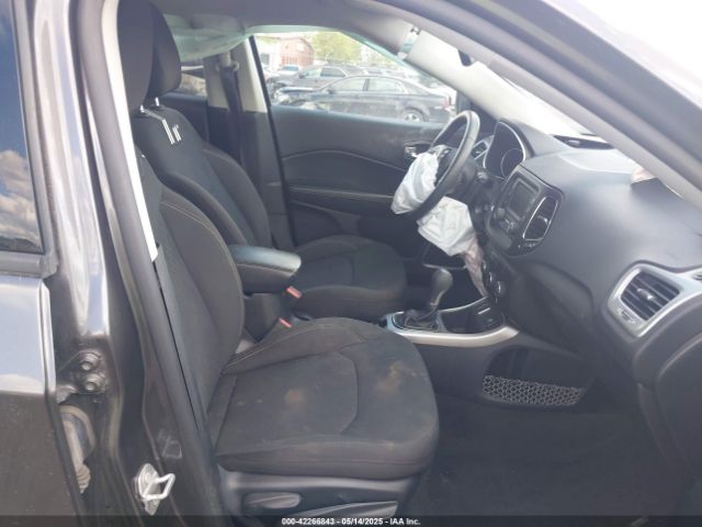 2018 JEEP COMPASS 3C4NJCAB0JT267454 Photo 4