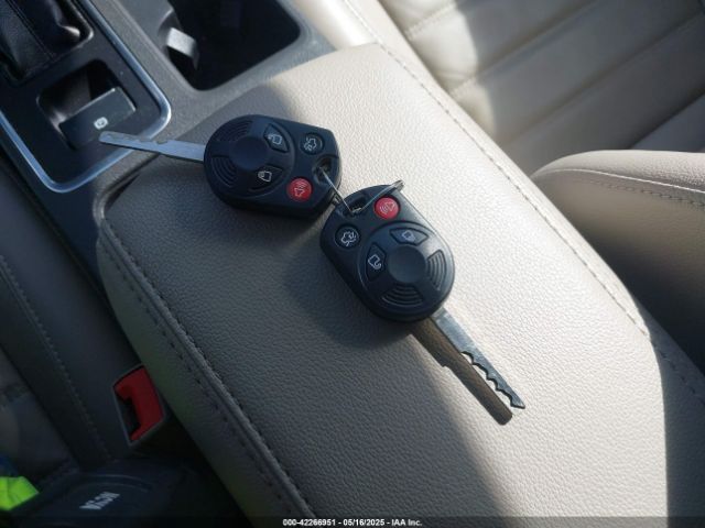 1FMCU9HD7JUA09104 Ford ESCAPE SEL