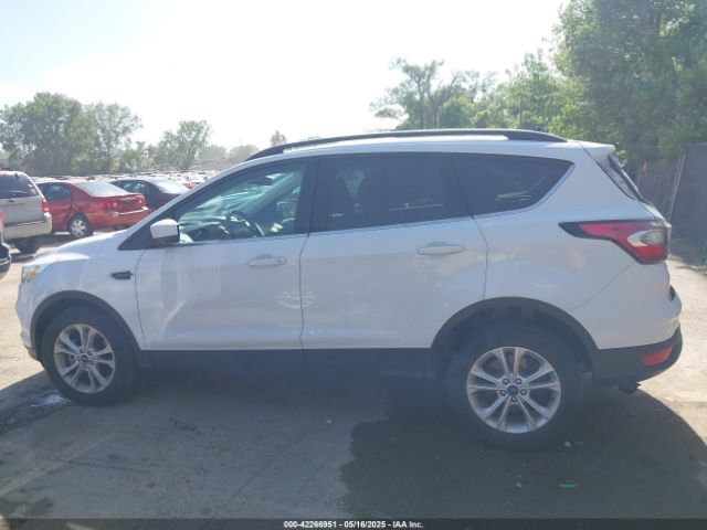 1FMCU9HD7JUA09104 Ford ESCAPE SEL