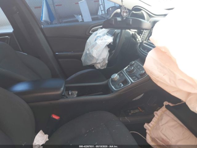 2016 CHRYSLER 200 1C3CCCAB8GN132804 Photo 4