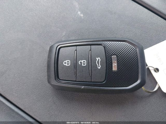 5TDKDRAH6RS539383 Toyota Highlander Le
