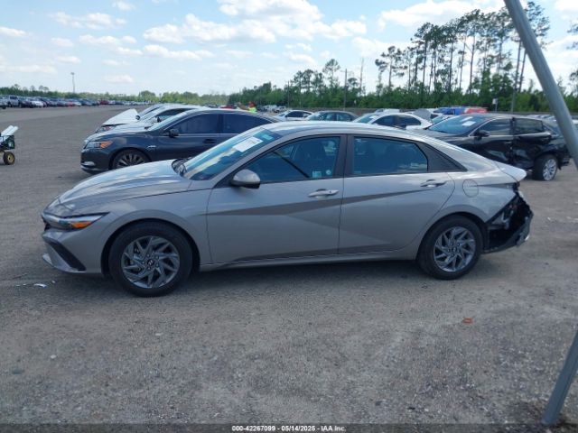 KMHLM4DGXRU661519 Hyundai ELANTRA SEL