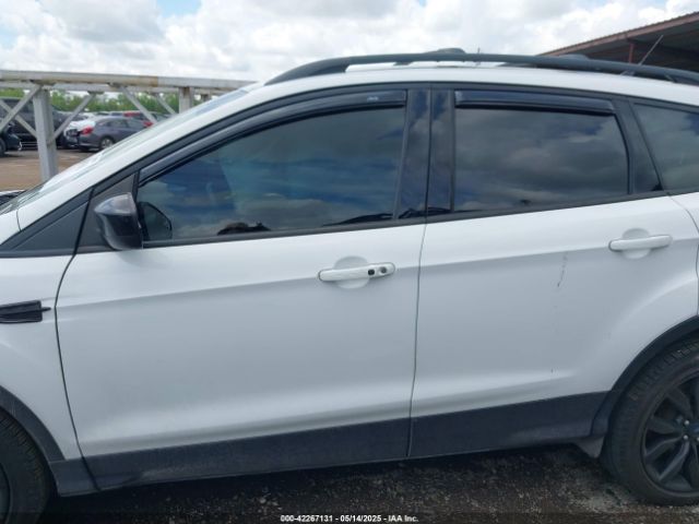 1FMCU9GD8KUB42375 Ford ESCAPE SE