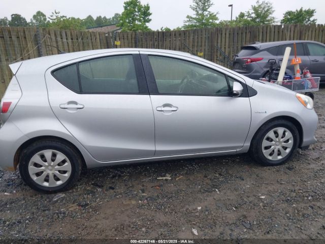 JTDKDTB36E1063708 Toyota Prius C Two