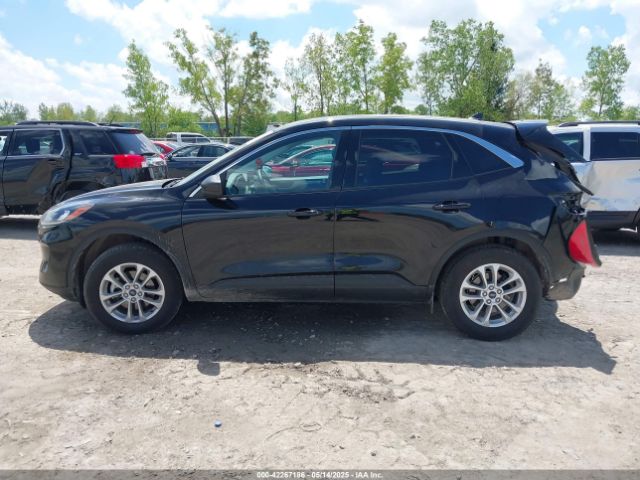 1FMCU9G62NUA32931 Ford ESCAPE SE