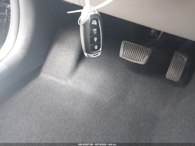 KMHRC8A30RU296273 Hyundai Venue Sel