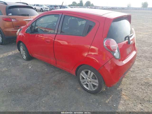 Chevrolet Spark 1lt Cvt 2015 KL8CD6S93FC718822 Image 3