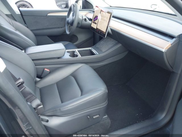 7SAYGDEE4RA322410 Tesla Model Y