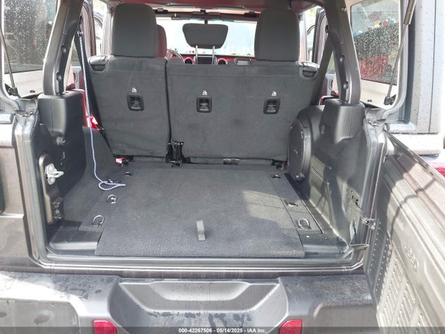 1C4HJXDG2MW646904 Jeep 2021