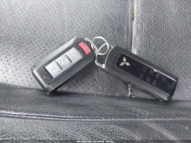 JA4AZ3A33GZ044076 Mitsubishi Outlander Sel