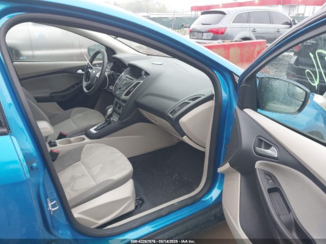 1FADP3F24EL379135 Ford FOCUS SE