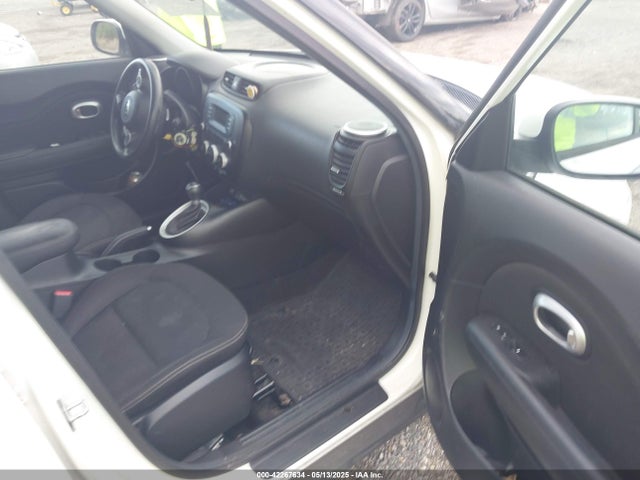 KNDJN2A21G7405562 KIA Soul