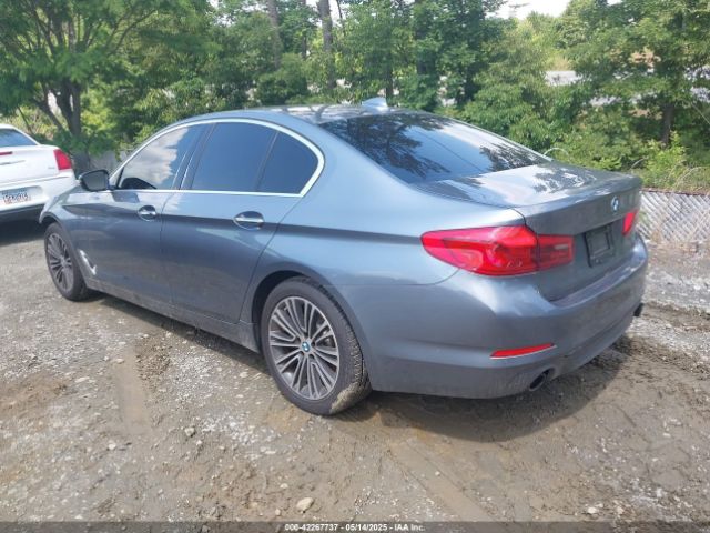 2018 BMW 530I WBAJA5C53JWA56681 Photo 2