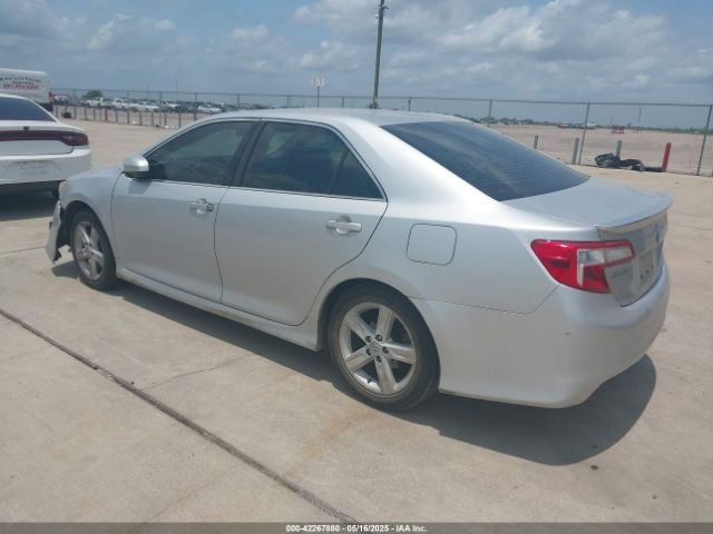 4T1BF1FK3EU450663 Toyota CAMRY SE