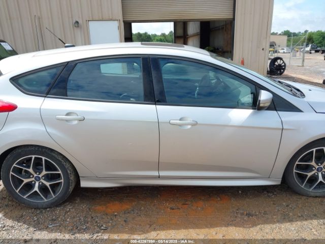 1FADP3K24FL365694 Ford FOCUS SE