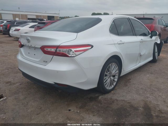 2018 TOYOTA CAMRY 4T1B11HK7JU023640 Photo 3