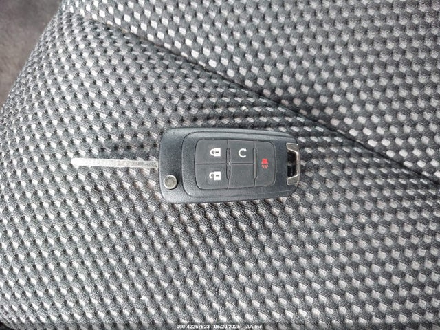 2GNALCEK1G1180845 Chevrolet EQUINOX LT