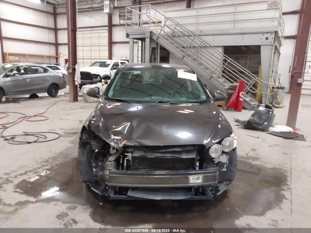 1G1JC6SH6F4153588 Chevrolet Sonic Lt Auto