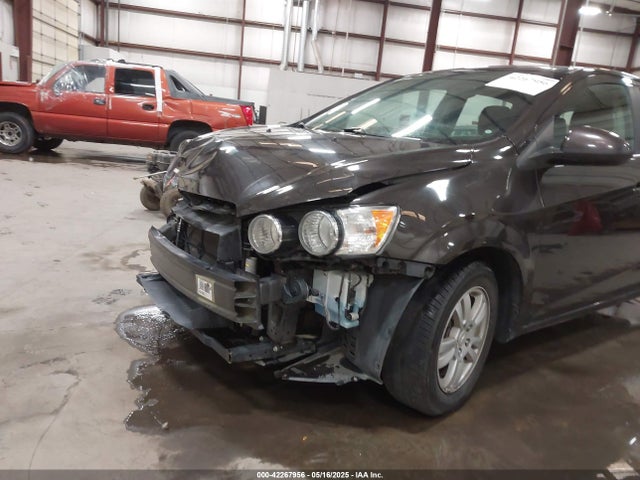 1G1JC6SH6F4153588 Chevrolet Sonic Lt Auto