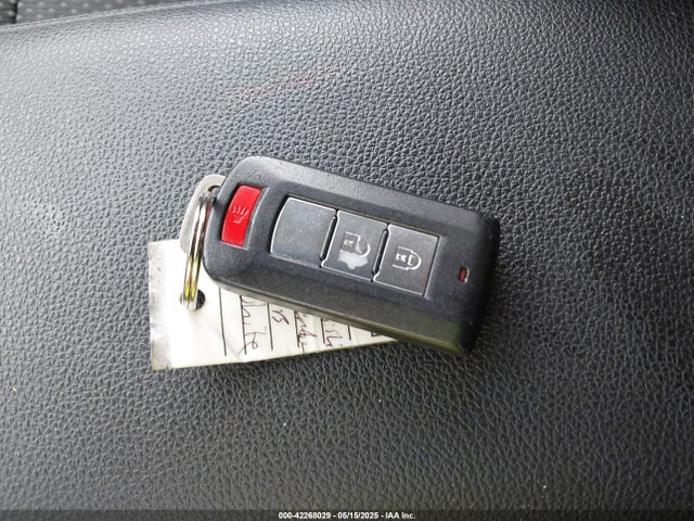 JA4AD3A39GZ063603 Mitsubishi Outlander Se