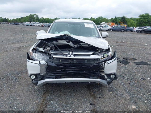 JA4AD3A39GZ063603 Mitsubishi Outlander Se