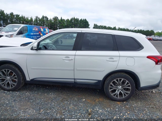 JA4AD3A39GZ063603 Mitsubishi Outlander Se