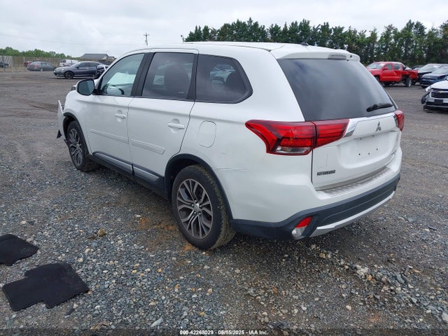 JA4AD3A39GZ063603 Mitsubishi Outlander Se