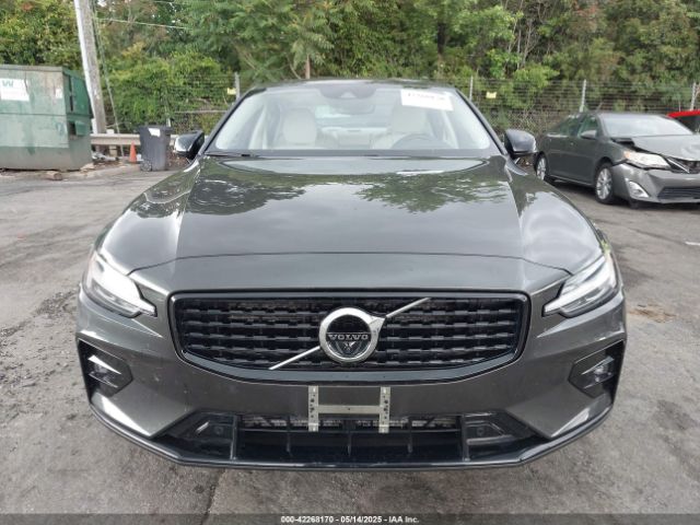 7JRL12FZ0NG154042 Volvo S60 B5 Momentum