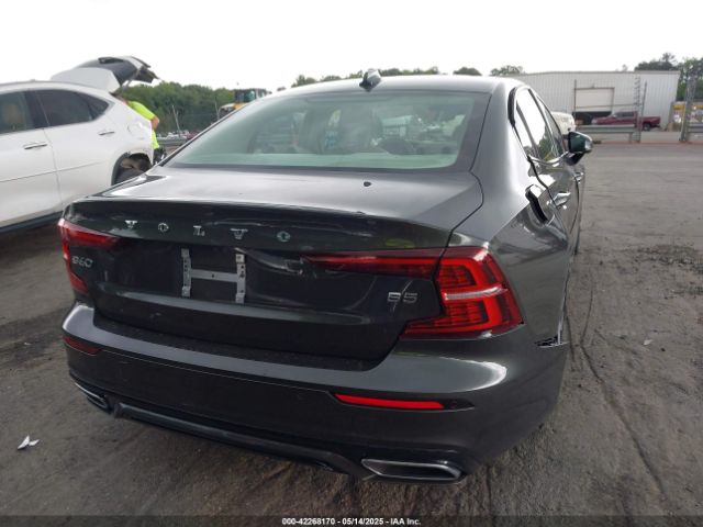 7JRL12FZ0NG154042 Volvo S60 B5 Momentum
