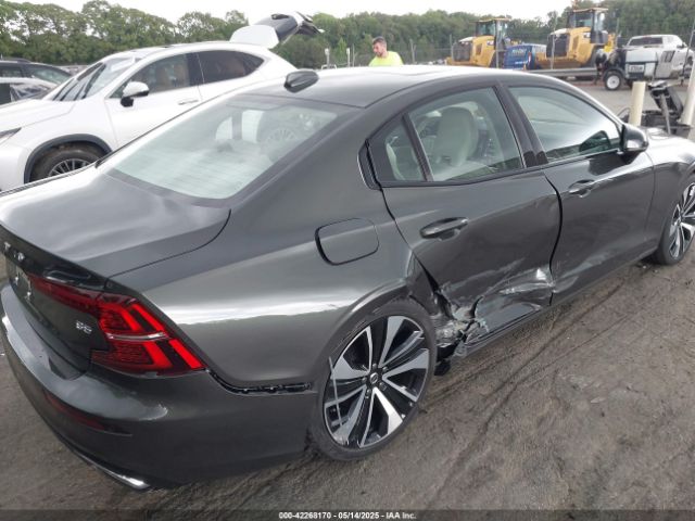 7JRL12FZ0NG154042 Volvo S60 B5 Momentum