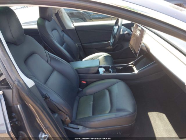 2018 TESLA MODEL 3 5YJ3E1EB8JF105886 Photo 4