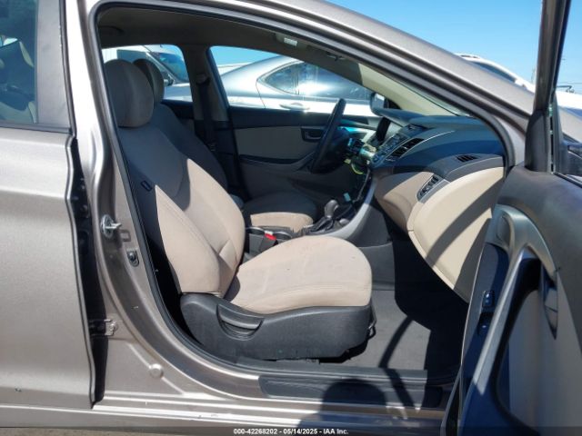 5NPDH4AE8FH548965 Hyundai ELANTRA SE