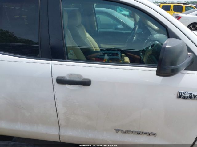 5TFUW5F18EX408788 Toyota Tundra Sr5 5.7l V8