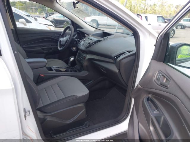 1FMCU0F77HUE98557 Ford ESCAPE S