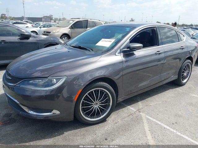 Chrysler 200 Limited 2015 1C3CCCAB0FN740945 Image 2