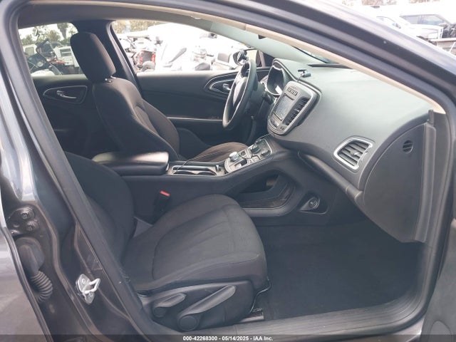Chrysler 200 Limited 2015 1C3CCCAB0FN740945 Image 5