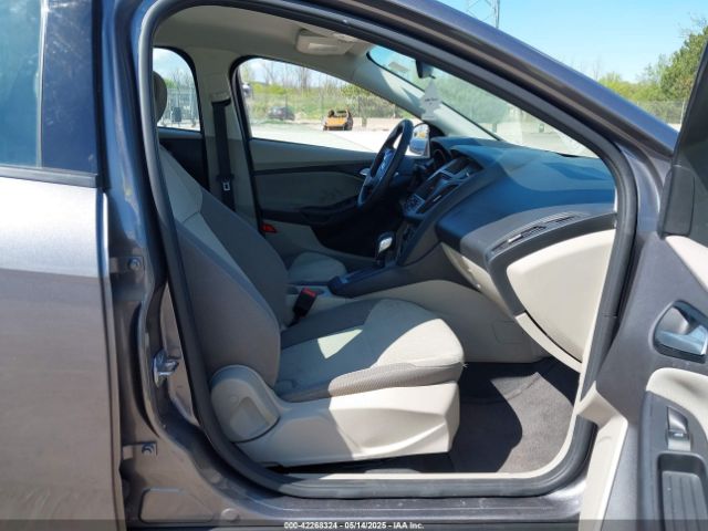 1FADP3K2XEL312903 Ford FOCUS SE