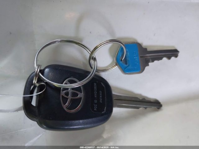 4T1BF1FK1EU422702 Toyota CAMRY SE