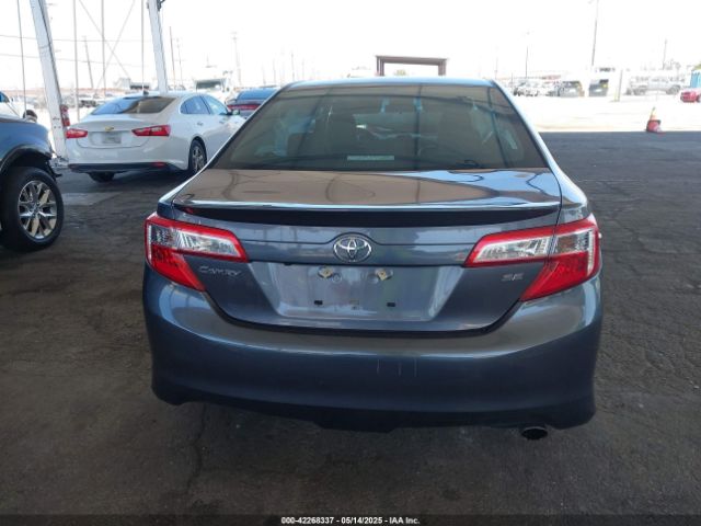 4T1BF1FK1EU422702 Toyota CAMRY SE