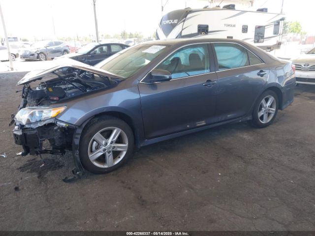4T1BF1FK1EU422702 Toyota CAMRY SE