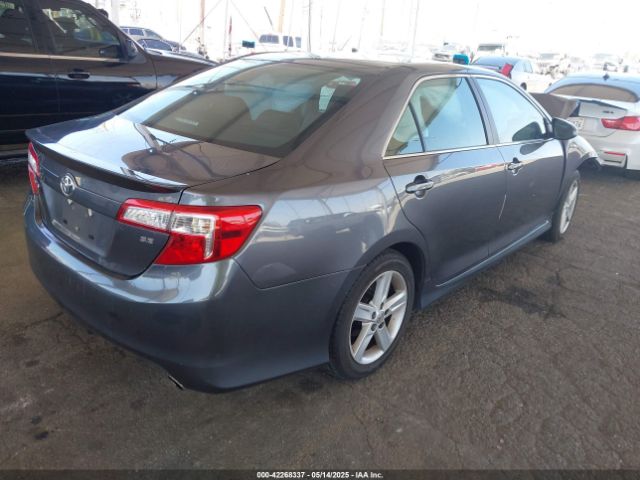 4T1BF1FK1EU422702 Toyota CAMRY SE