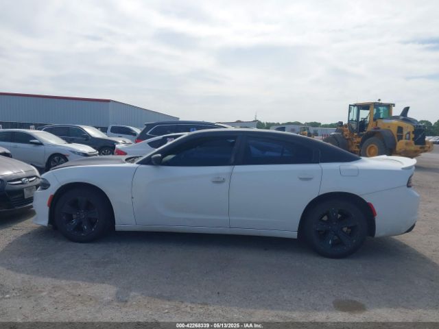 2C3CDXHG6FH789680 Dodge Charger Sxt