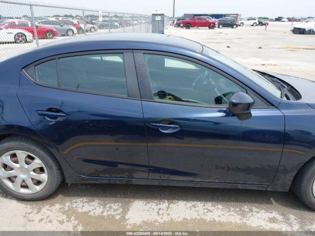 3MZBN1U77JM165952 Mazda Mazda3 Sport