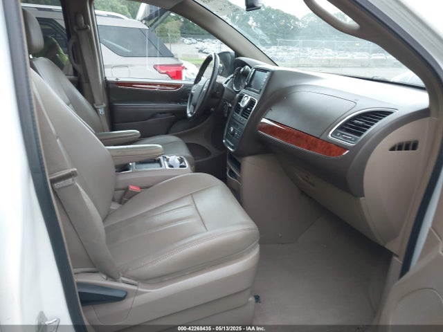 2C4RC1BG2FR609121 Chrysler Town & Country Touring