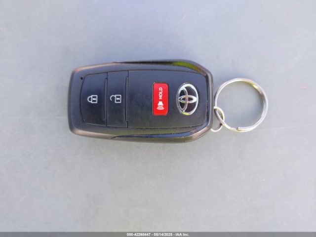 JTDACAAU8R3016221 Toyota Prius Le