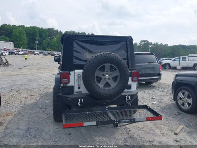 1C4BJWDG0FL568501 Jeep Wrangler Unlimited Freedom Edition